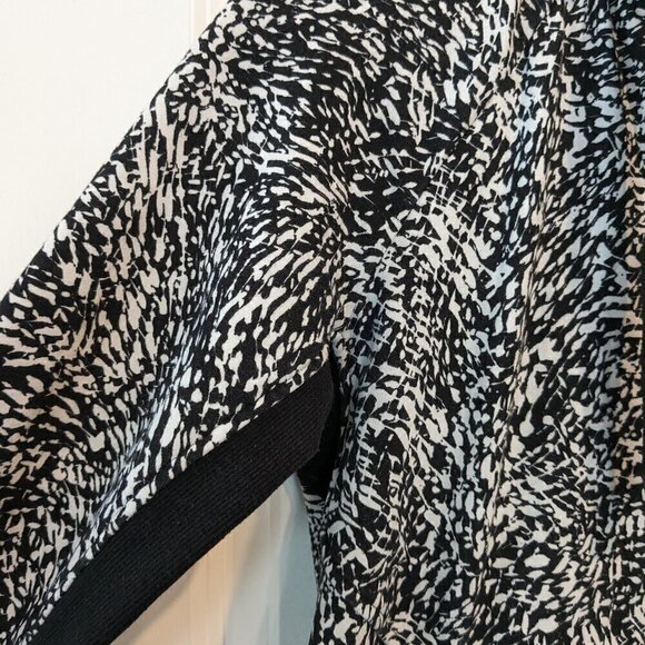 Athleta Triumph Hoodie Medium - Picture 10 of 16